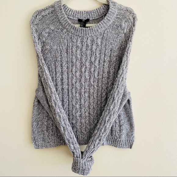 H&M cable knit grey long sleeve pullover sweater - Picture 3 of 8